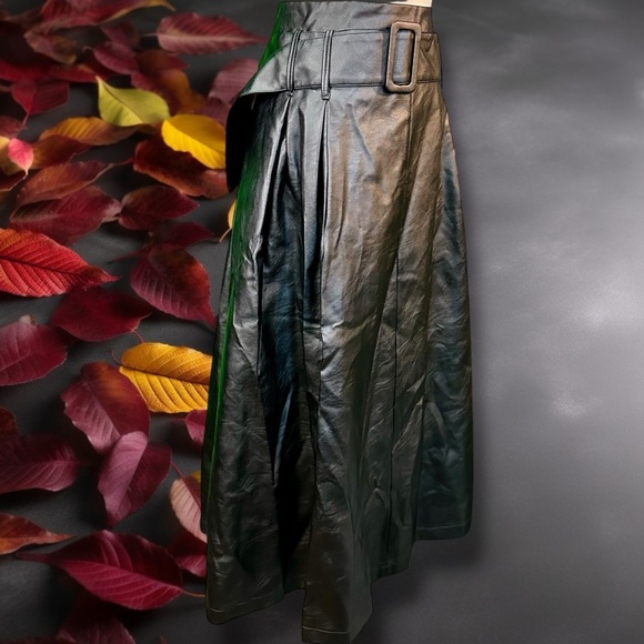 NWT Ashley Stewart Black Vegan Leather A-Line Belted Skirt Plus Size 18 - Picture 6 of 9